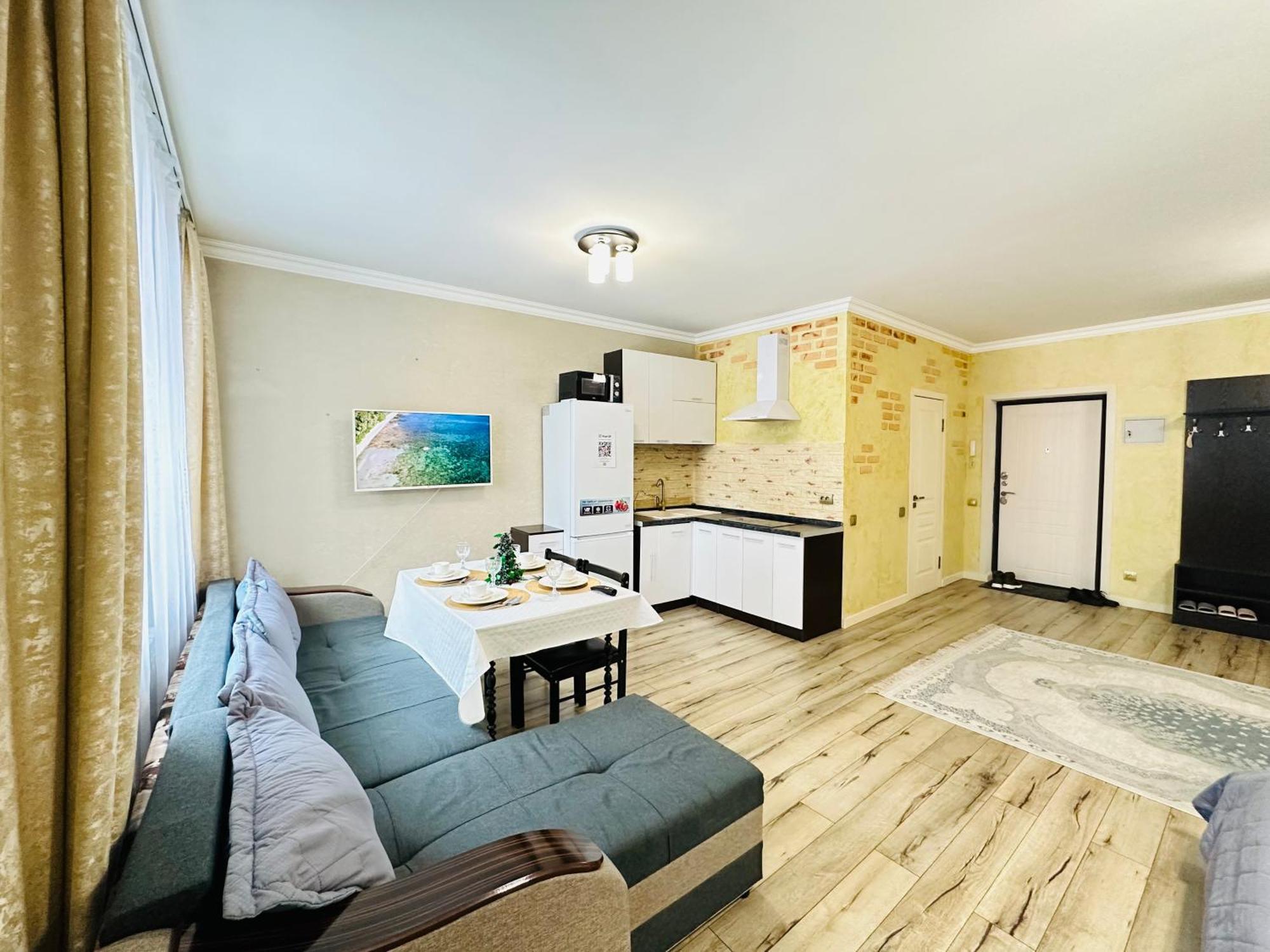 Ferienwohnung Vostochnyi Park Apartament In The Center Of Almaty Exterior foto