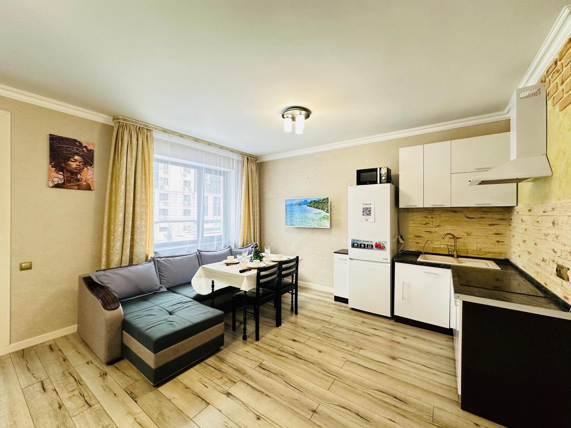 Ferienwohnung Vostochnyi Park Apartament In The Center Of Almaty Exterior foto