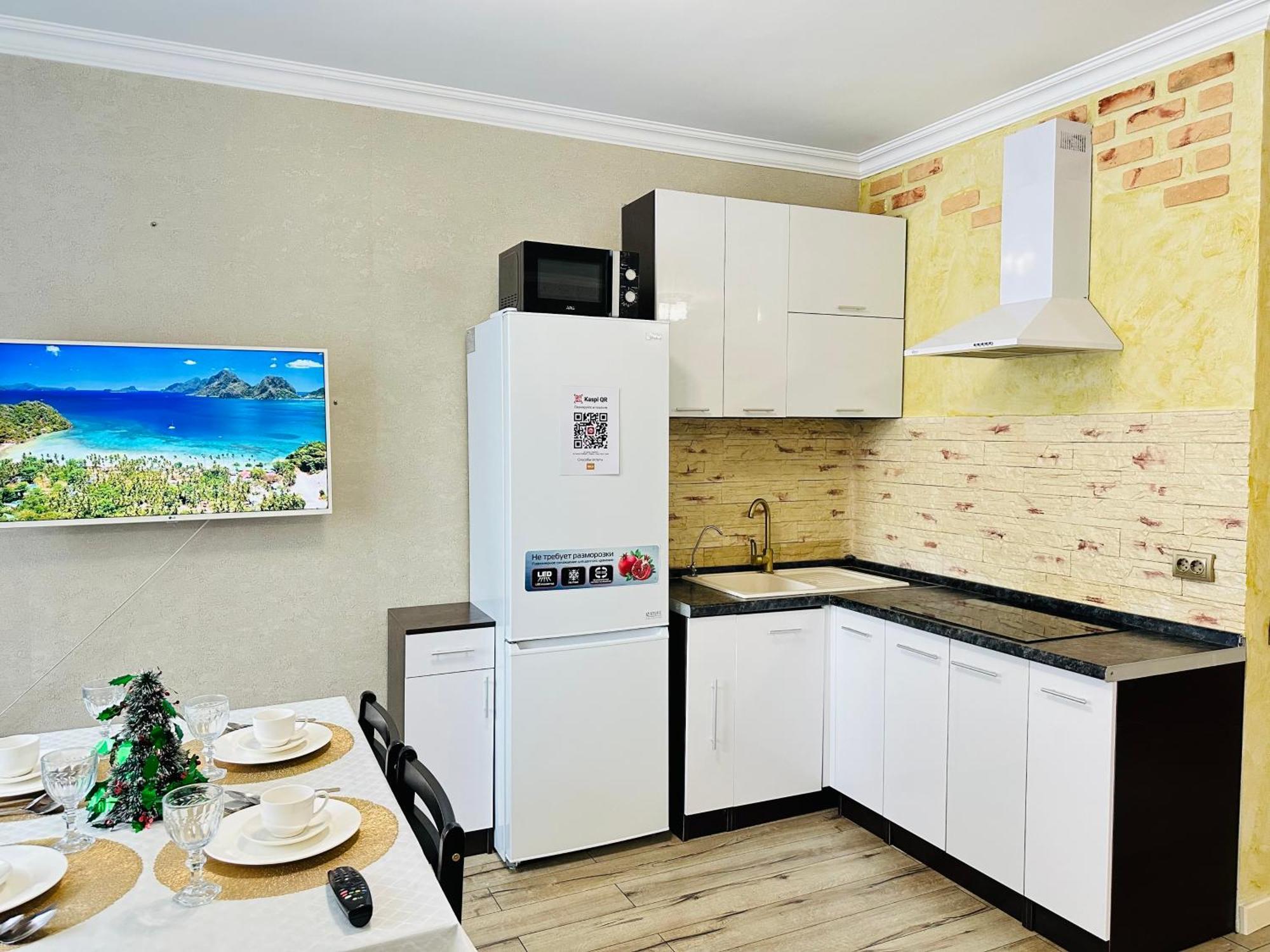 Ferienwohnung Vostochnyi Park Apartament In The Center Of Almaty Exterior foto